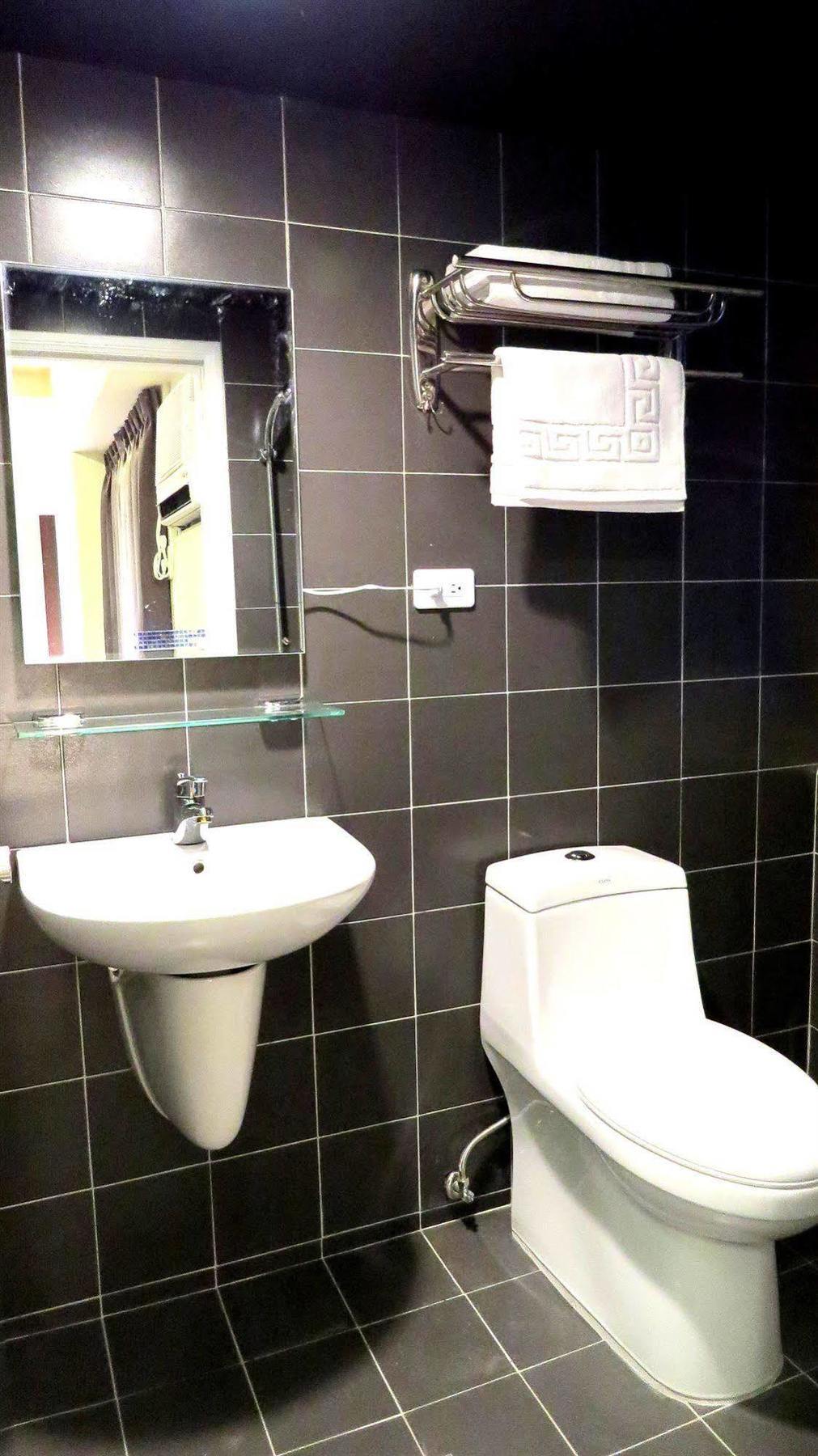 Inn Taichung Hostel Экстерьер фото